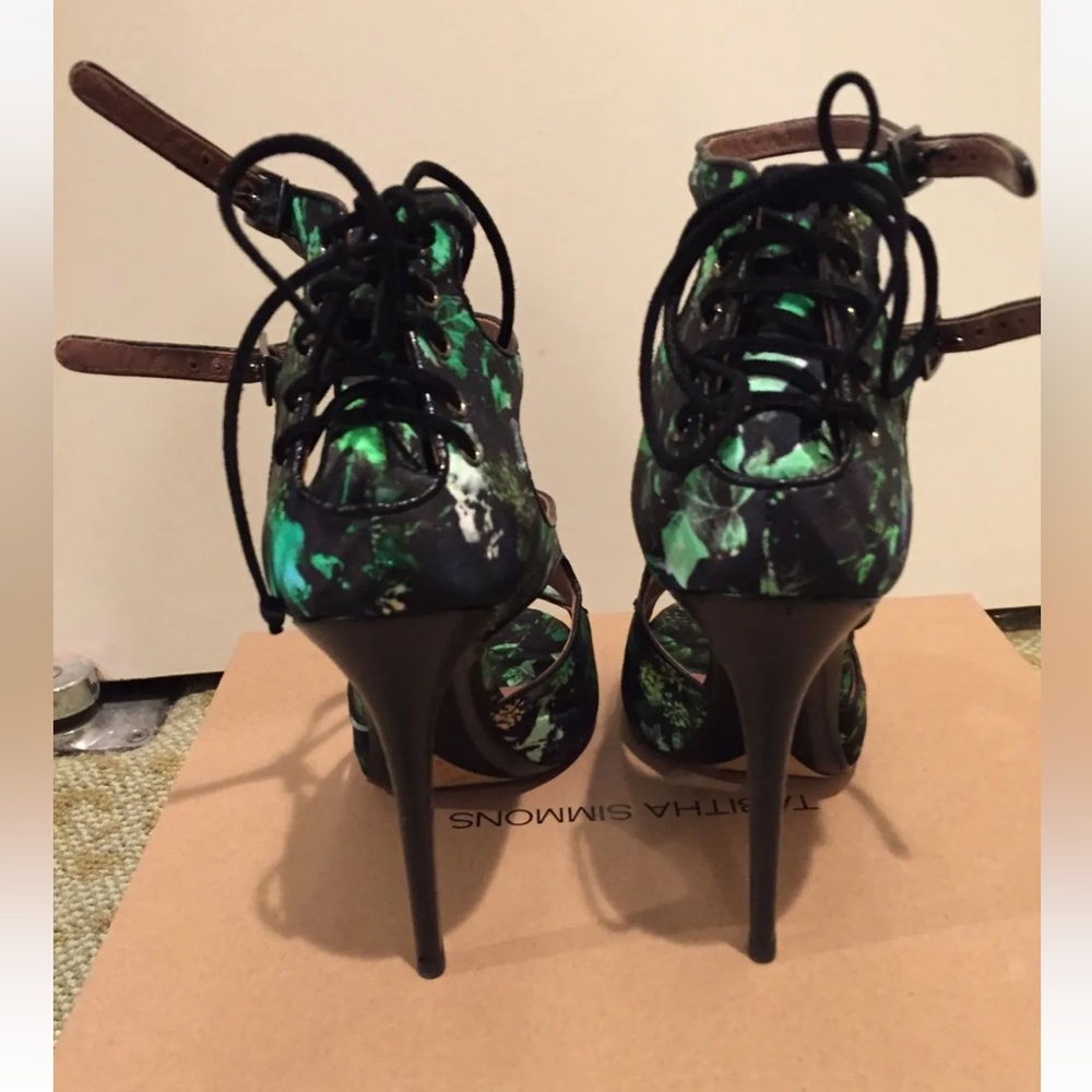 Tabitha Simmons Bailey Floral Printed Satin Sandals Green Ivy Print Black Box - Picture 4 of 8